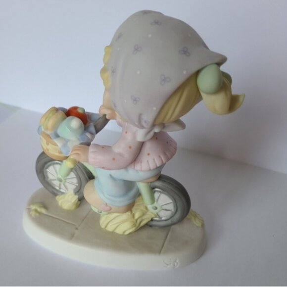 Vintage Precious Moments Friendship Collectible Porcelain Figurine - Picture 7 of 12